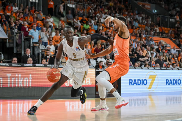 加紧备战 加紧备战