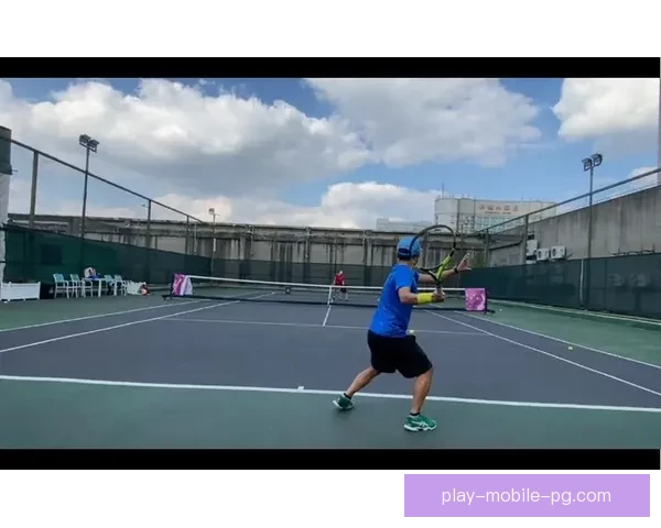 网球竞技新风向：挑战赛场，揭秘选手底线如何调整战术及技巧