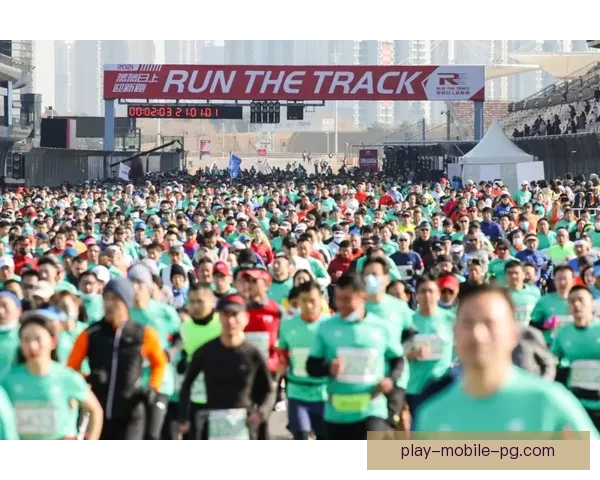 马拉松冠军的辉煌风采：无畏挑战、奋勇向前